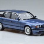 BMW Alpina B10 E34 4.0 Touring Син Otto 1:18 OT944 Смола - image 4 of 6