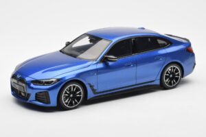 BMW i4 M50 G26 Син Otto 1:18