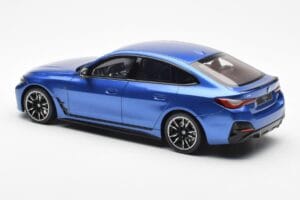 BMW i4 M50 G26 Син Otto 1:18 OT453 Смола — снимка 5 от 6