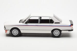 BMW M535i E12 Бял Norev 1:18 183265 Метал — снимка 3 от 5