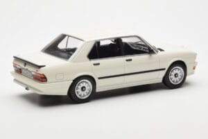 BMW M535i E28 Бял Norev 1:18 183260 Метал — снимка 2 от 6