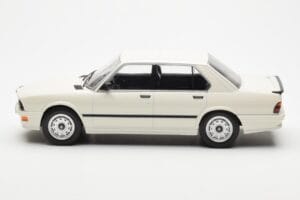 BMW M535i E28 Бял Norev 1:18 183260 Метал — снимка 3 от 6