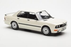 BMW M535i E28 Бял Norev 1:18 183260 Метал — снимка 4 от 6