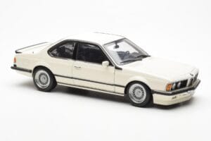 BMW M635 CSi E24 Бял Dealer Edition AUTOart 1:18 80430145829 Метал — снимка 6 от 8