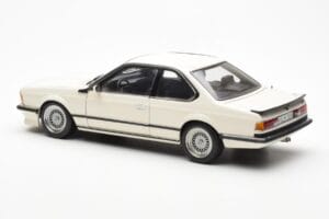 BMW M635 CSi E24 Бял Dealer Edition AUTOart 1:18 80430145829 Метал — снимка 7 от 8