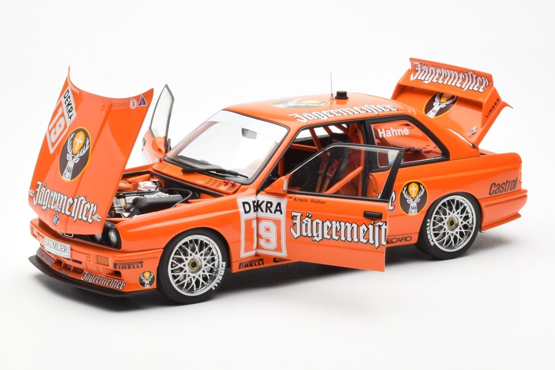 BMW M3 E30 #19 A. Hahne Jägermeister DTM 1992 AUTOart 1:18 89248 Метал — снимка 2 от 8