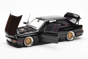 BMW M3 E30 Sport Evolution Черен Custom Wheels AUTOart 1:18 70562 Метал — снимка 2 от 8