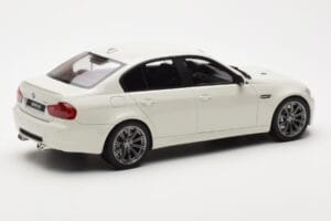 BMW M3 E90 Седан Бял GT Spirit 1:18 GT053 Смола — снимка 2 от 6
