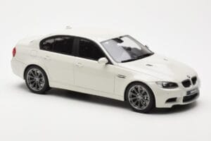 BMW M3 E90 Седан Бял GT Spirit 1:18 GT053 Смола — снимка 4 от 6