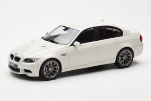 BMW M3 E90 Седан Бял GT Spirit 1:18