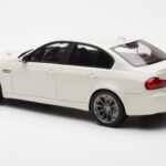 BMW M3 E90 Седан Бял GT Spirit 1:18 - image 5 of 6