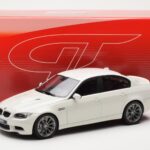 BMW M3 E90 Седан Бял GT Spirit 1:18 - image 6 of 6