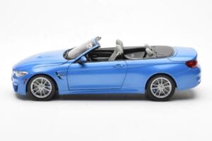 BMW M4 F83 Кабриолет Yas Marina Синьо Paragon 1:18 80432339612 Метал — снимка 4 от 8