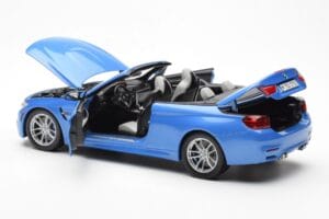 BMW M4 F83 Кабриолет Yas Marina Синьо Paragon 1:18 80432339612 Метал — снимка 5 от 8