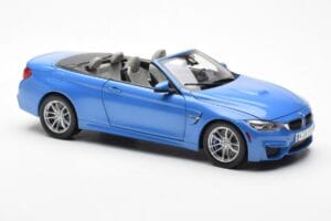 BMW M4 F83 Кабриолет Yas Marina Синьо Paragon 1:18 80432339612 Метал — снимка 6 от 8