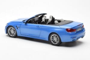 BMW M4 F83 Кабриолет Yas Marina Синьо Paragon 1:18 80432339612 Метал — снимка 7 от 8