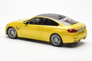 BMW M4 F82 Austin Жълт Metallic Paragon 1:18 80432339606 Метал — снимка 7 от 8
