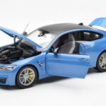 BMW M4 F82 Yas Marina Син Paragon 1:18 - image 2 of 8