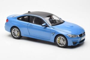 BMW M4 F82 Yas Marina Син Paragon 1:18 PA-97102 Метал — снимка 6 от 8