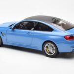 BMW M4 F82 Yas Marina Син Paragon 1:18 - image 7 of 8