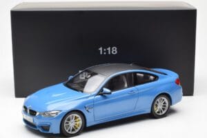 BMW M4 F82 Yas Marina Син Paragon 1:18 PA-97102 Метал — снимка 8 от 8