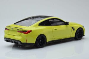 BMW M4 G82 Жълт Дилърско Издание Minichamps 1:18 80435A51949 Метал — снимка 3 от 8