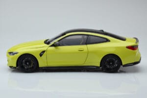 BMW M4 G82 Жълт Дилърско Издание Minichamps 1:18 80435A51949 Метал — снимка 4 от 8