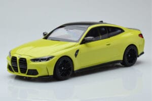 BMW M4 G82 Жълт Дилърско Издание Minichamps 1:18