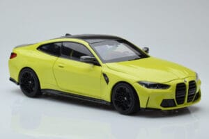 BMW M4 G82 Жълт Дилърско Издание Minichamps 1:18 80435A51949 Метал — снимка 6 от 8