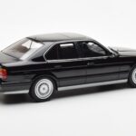 BMW M5 E34 Черен Otto 1:18 - image 2 of 6