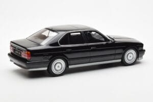 BMW M5 E34 Черен Otto 1:18 OT690 Смола — снимка 2 от 6