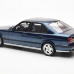 BMW M5 E34 Синьо Metallic Otto 1:18 - image 5 of 6