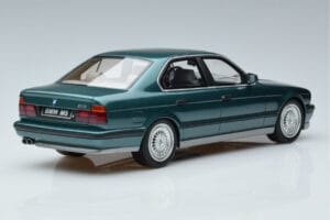 BMW M5 E34 Cecotto Edition Зелен Otto 1:18 OT968 Смола — снимка 2 от 6
