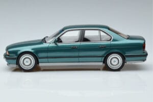 BMW M5 E34 Cecotto Edition Зелен Otto 1:18 OT968 Смола — снимка 3 от 6