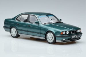 BMW M5 E34 Cecotto Edition Зелен Otto 1:18 OT968 Смола — снимка 4 от 6