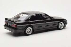 BMW M5 E34 Hartge H5 V12 Diamond Черен Metallic Otto 1:18 OT362 Смола — снимка 2 от 6