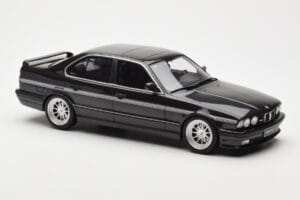 BMW M5 E34 Hartge H5 V12 Diamond Черен Metallic Otto 1:18 OT362 Смола — снимка 4 от 6