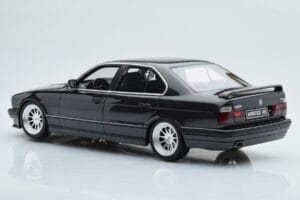 BMW M5 E34 Hartge Черен Otto 1:18 OT362B Смола — снимка 4 от 6