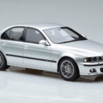 BMW M5 E39 Сребрист Otto 1:18 - image 4 of 7