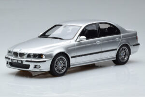 BMW M5 E39 Сребрист Otto 1:18