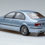 BMW M5 E39 Silverwater Синьо Otto 1:18 - image 5 of 6