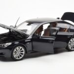 BMW M5 E60 Carbon Черен Kyosho 1:18 - image 2 of 8