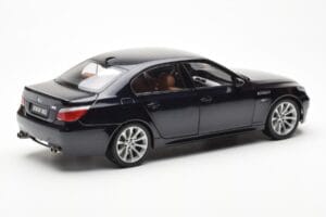 BMW M5 E60 Carbon Черен Kyosho 1:18 08593BK Метал — снимка 3 от 8