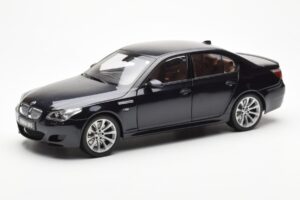 BMW M5 E60 Carbon Черен Kyosho 1:18