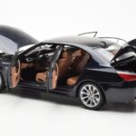 BMW M5 E60 Carbon Черен Kyosho 1:18 - image 5 of 8