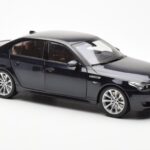 BMW M5 E60 Carbon Черен Kyosho 1:18 - image 6 of 8