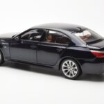 BMW M5 E60 Carbon Черен Kyosho 1:18 - image 7 of 8