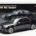 BMW M5 E60 Carbon Черен Kyosho 1:18 - image 8 of 8