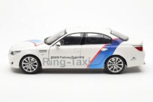 BMW M5 E60 Ring Taxi Nurburgring Kyosho 1:18 08593RT Метал — снимка 4 от 8