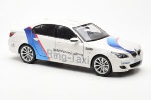 BMW M5 E60 Ring Taxi Nurburgring Kyosho 1:18 08593RT Метал — снимка 6 от 8